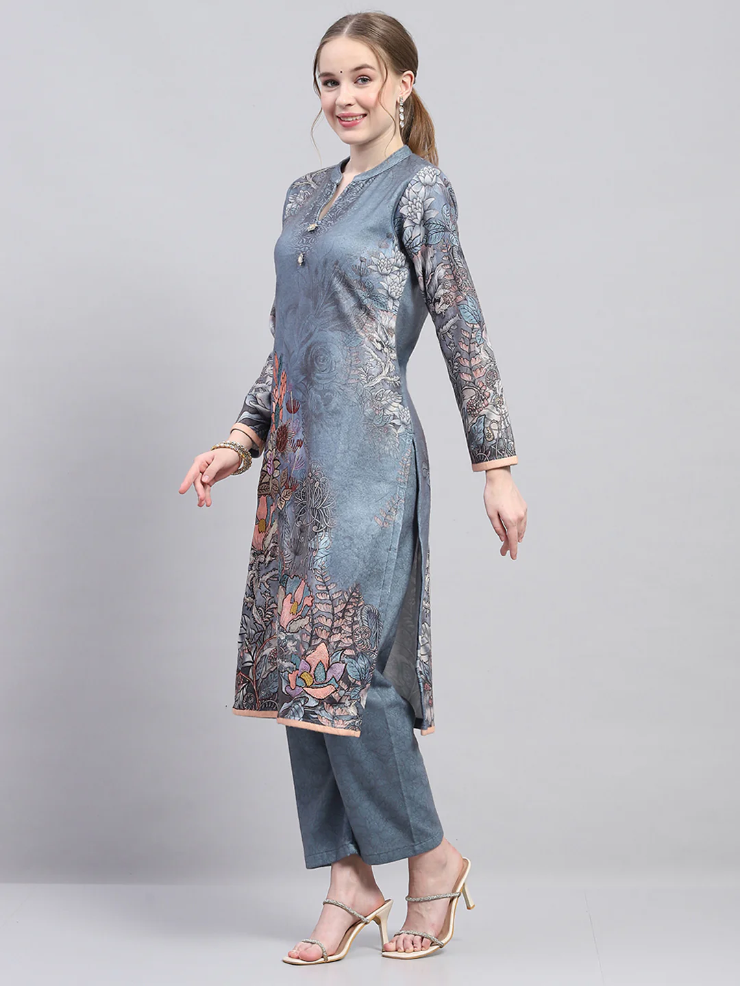 Women Grey Self Design Round Neck Full Sleeve Kurtis Set for Winter - Image 4
