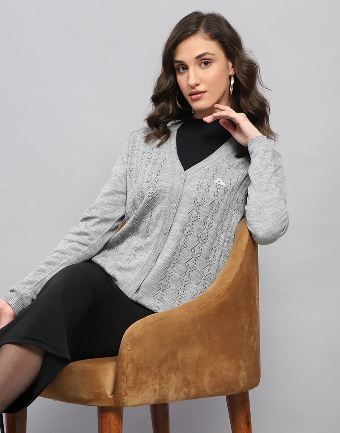 Women Grey Self Design V Neck Full Sleeve Cardigan - Image 2