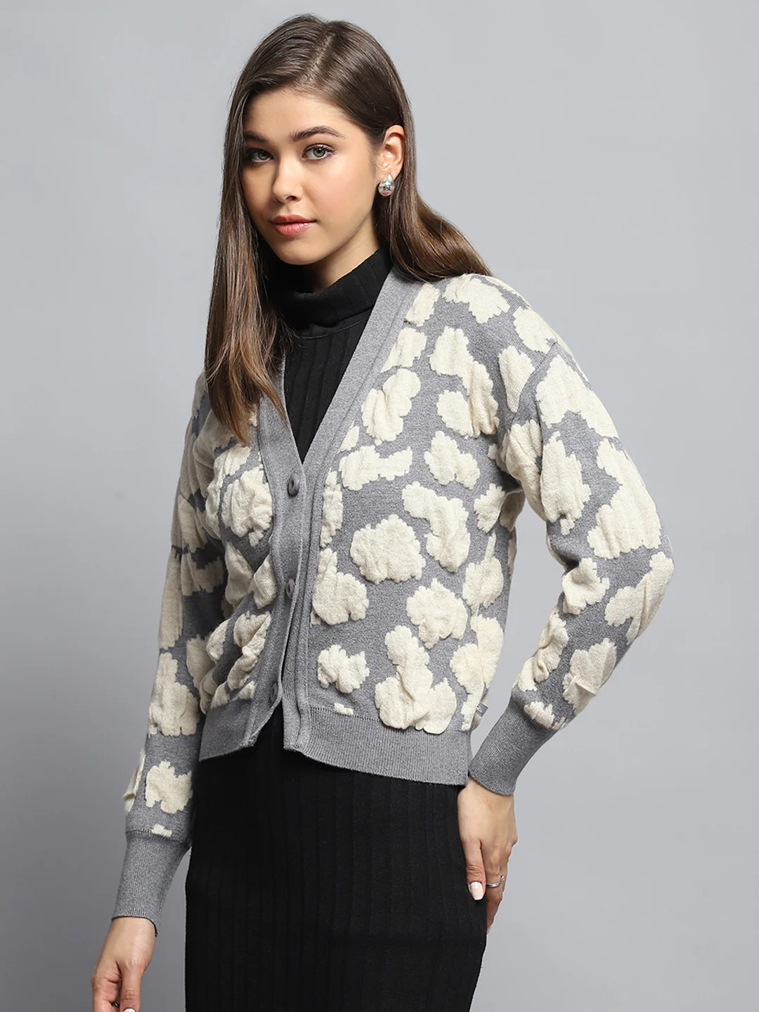 Women Grey Self Design V Neck Full Sleeve Cardigan - Image 3
