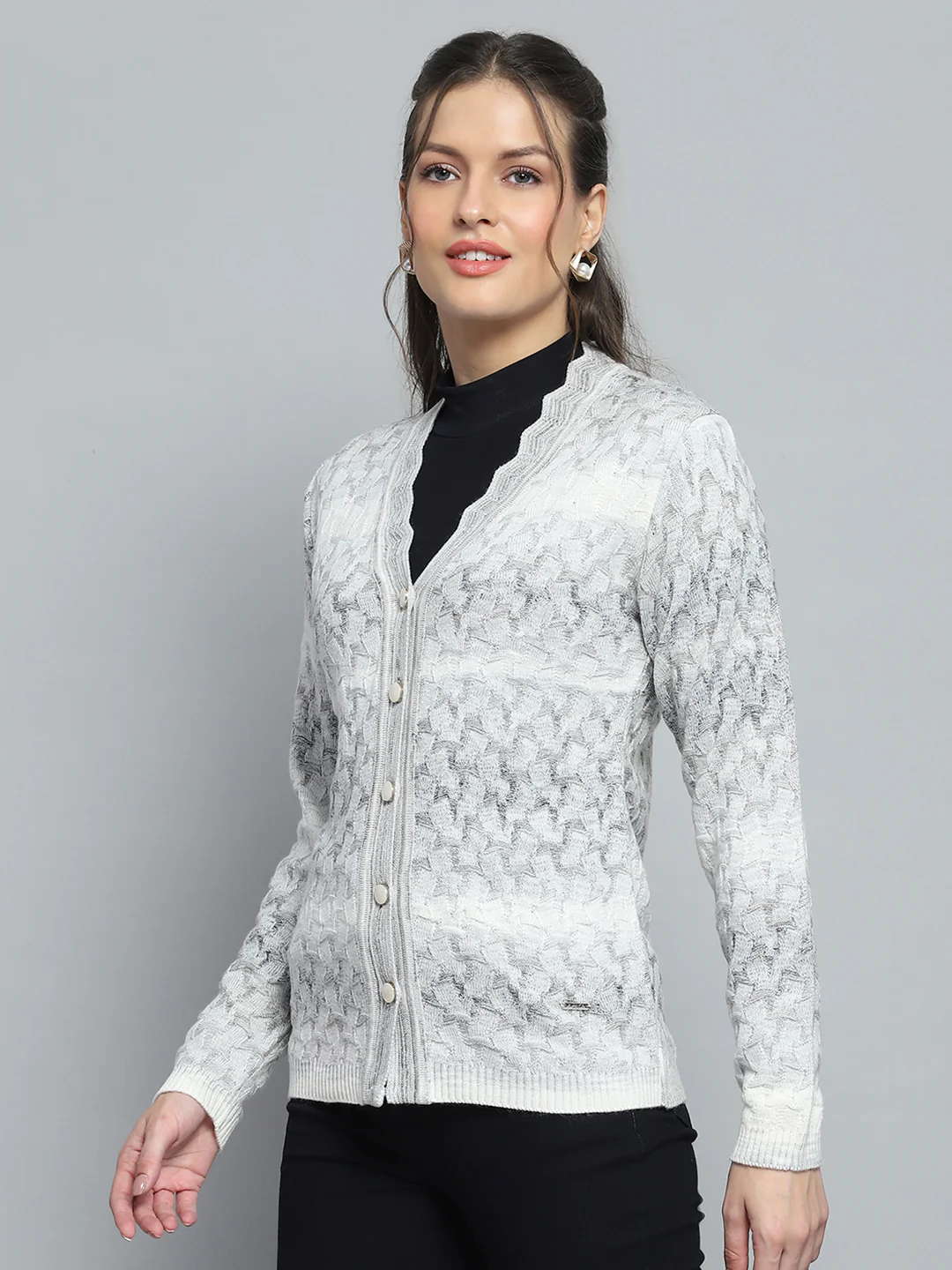 Women Grey Self Design V Neck Full Sleeve Cardigan - Image 3
