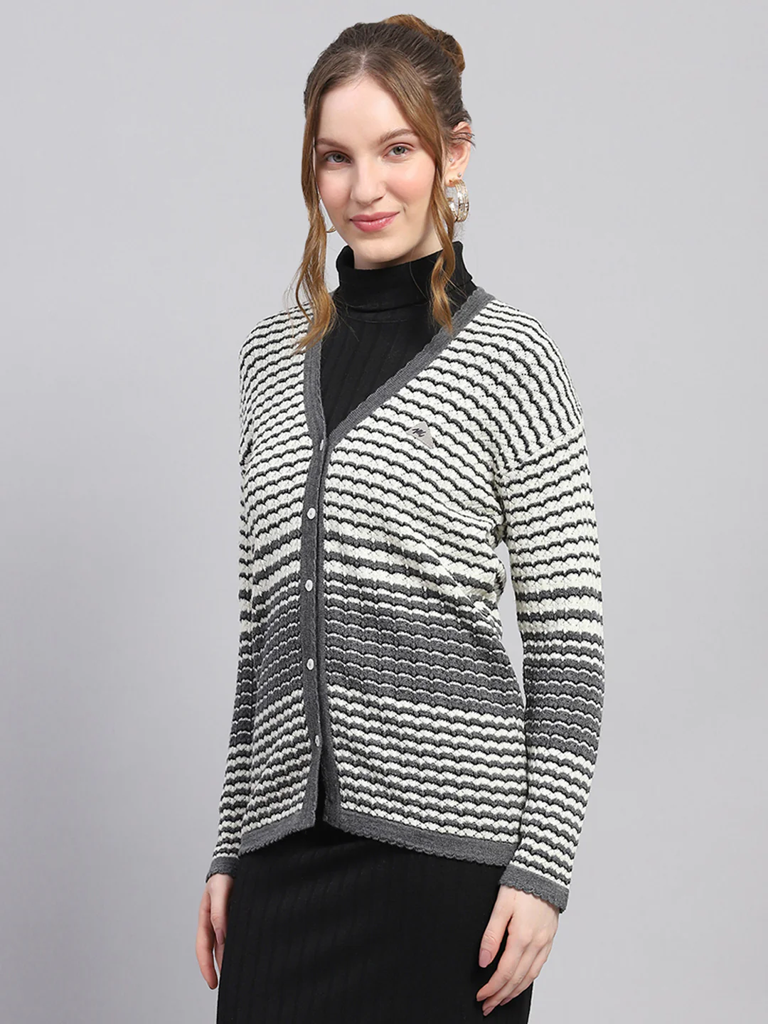 Women Grey Self Design V Neck Full Sleeve Cardigan - Image 3