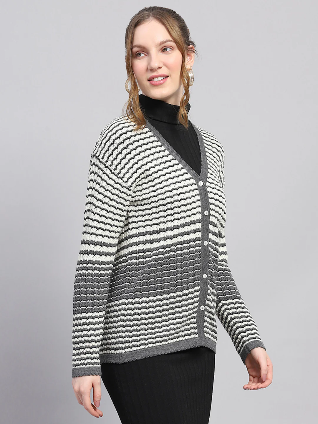Women Grey Self Design V Neck Full Sleeve Cardigan - Image 4