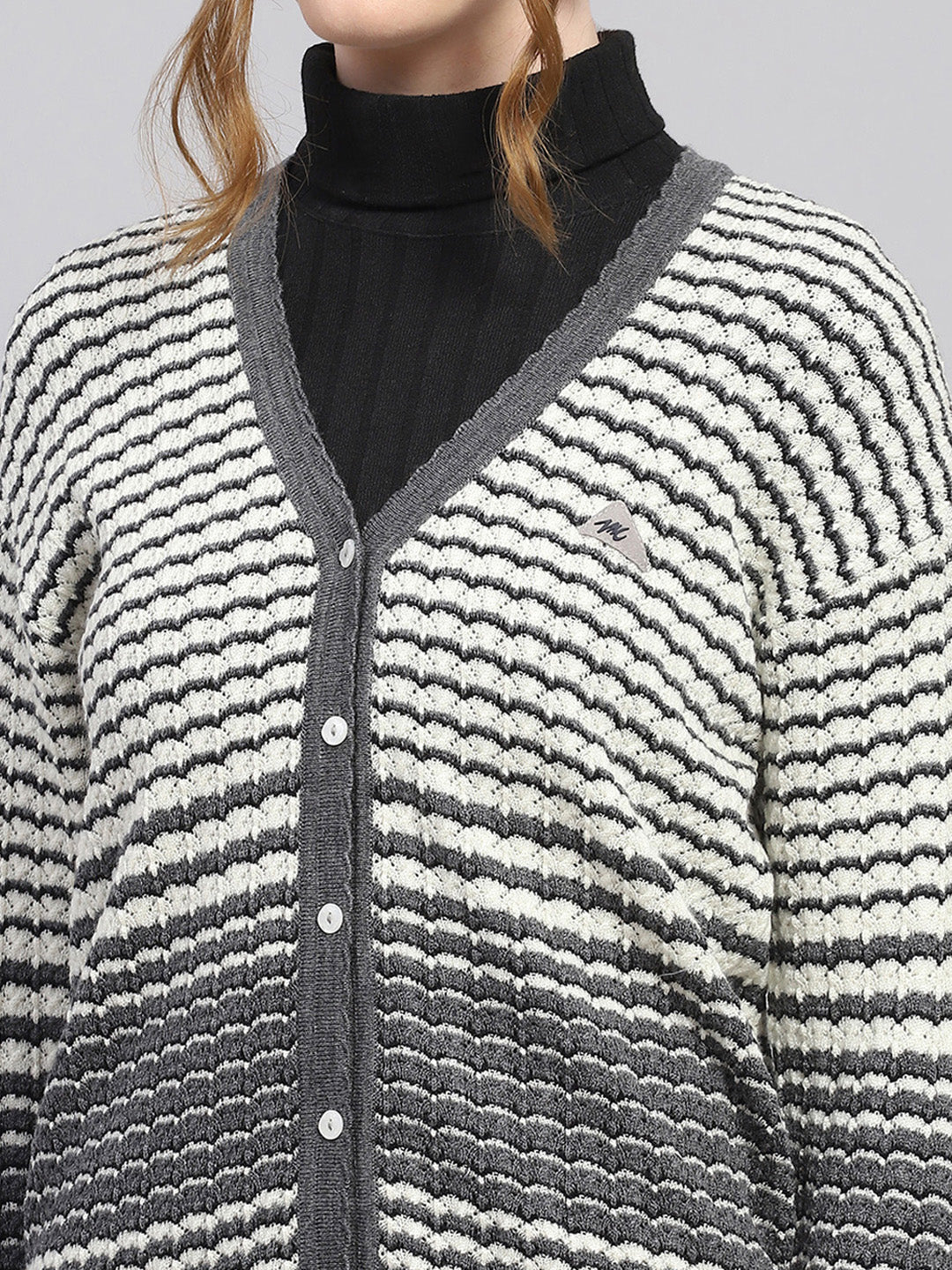 Women Grey Self Design V Neck Full Sleeve Cardigan - Image 6