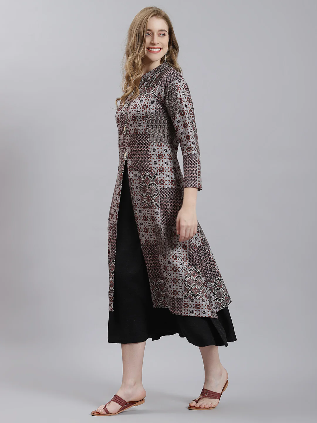 Women Grey Self Inner+Kurti - Image 4
