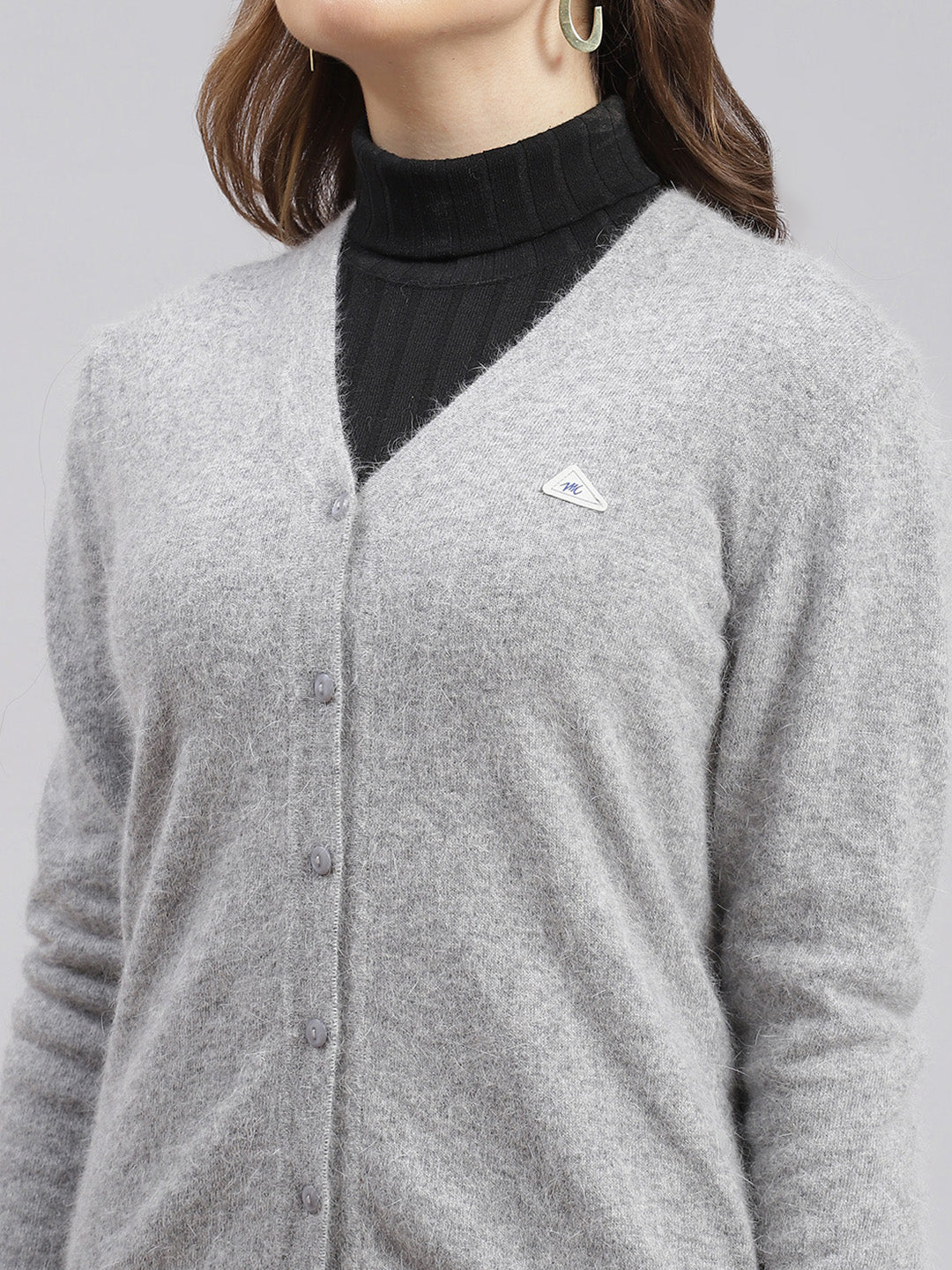 Women Grey Solid Angoora Cardigan - Image 6