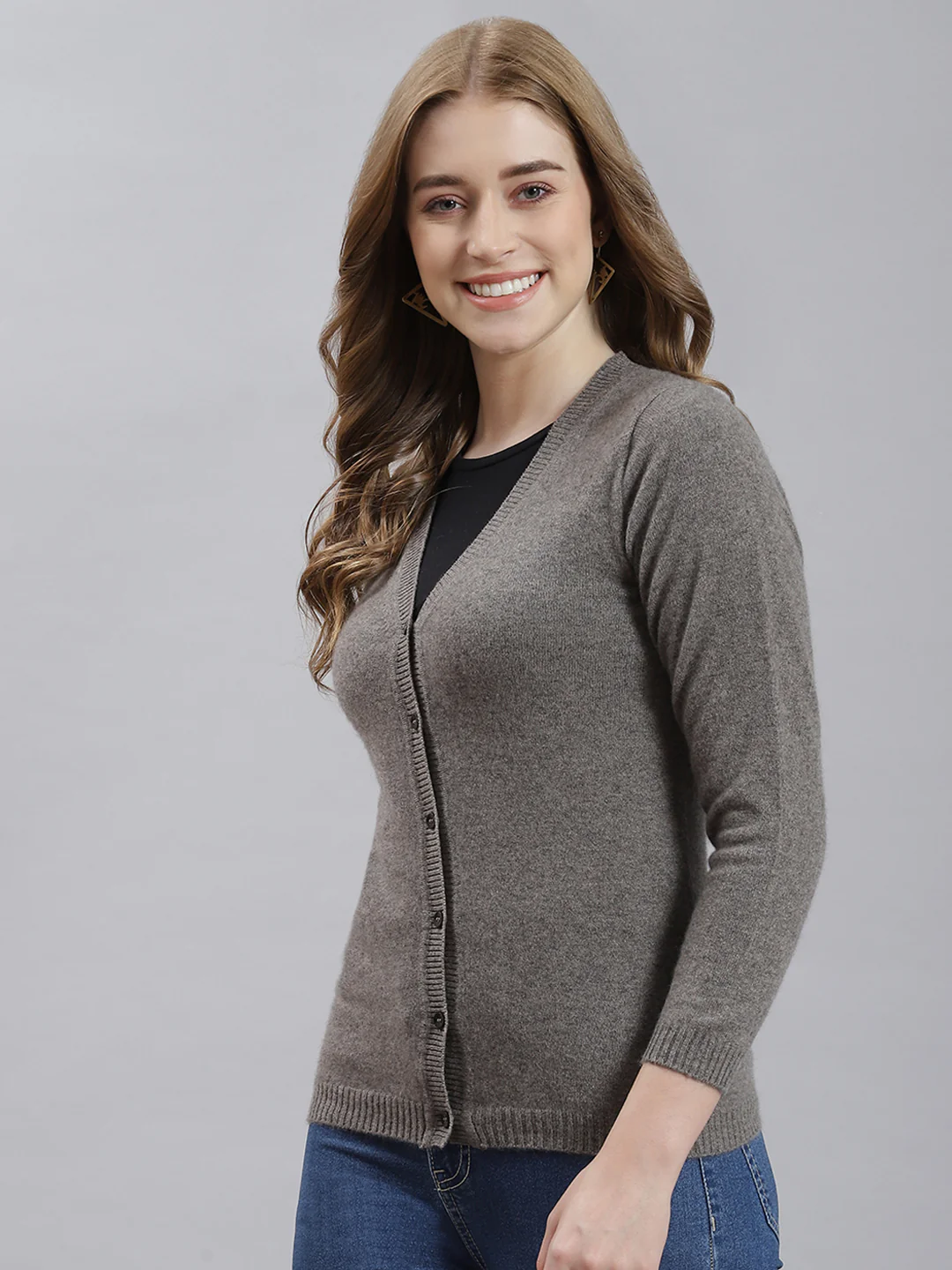 Women Grey Solid Cardigan - Image 4