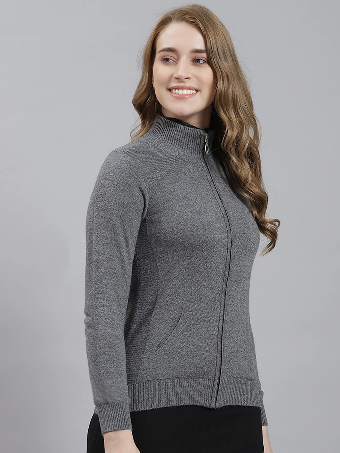 Women Grey Solid Cardigan - Image 3
