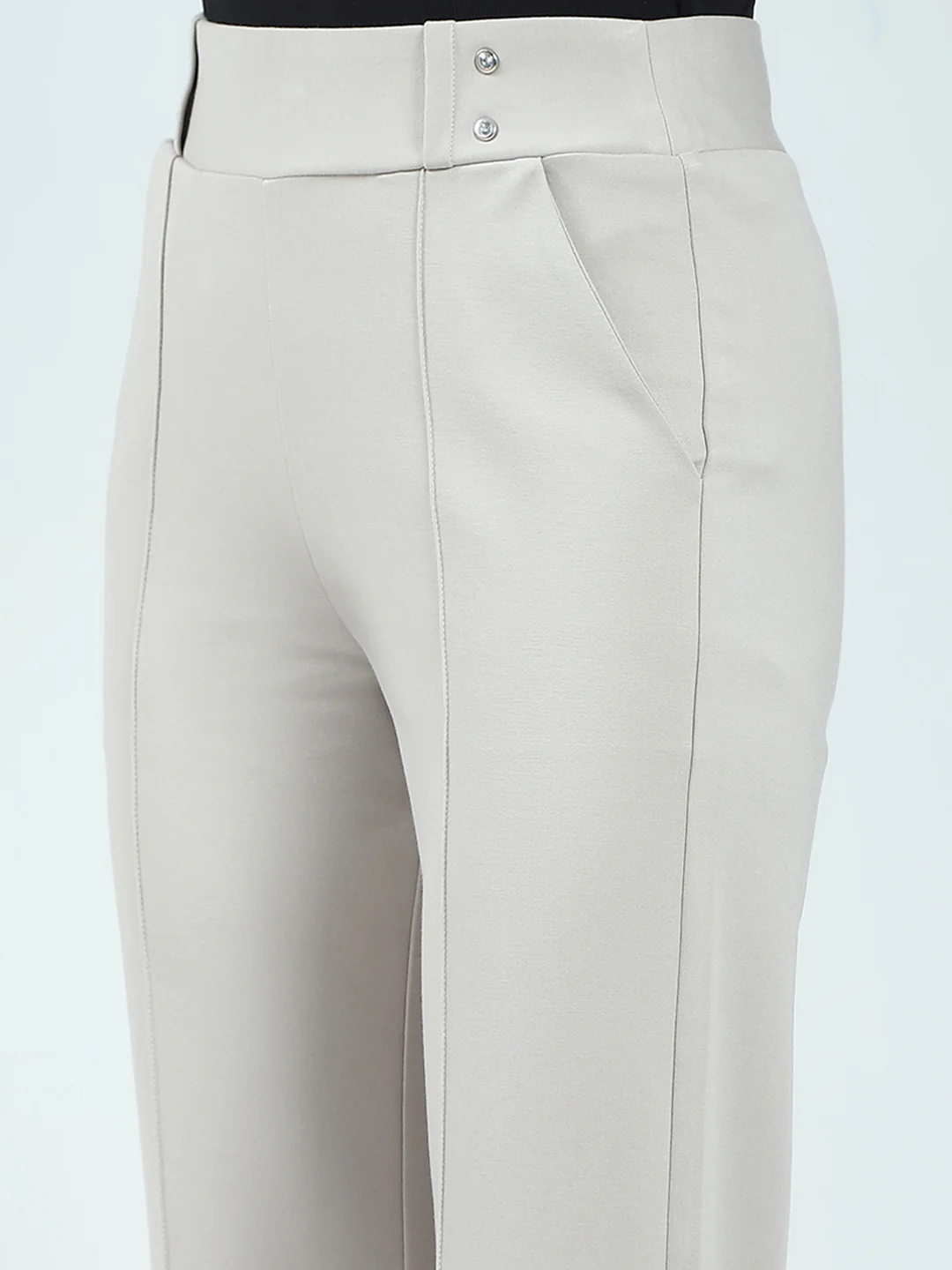 Women Grey Solid Regular Fit Jegging - Image 6