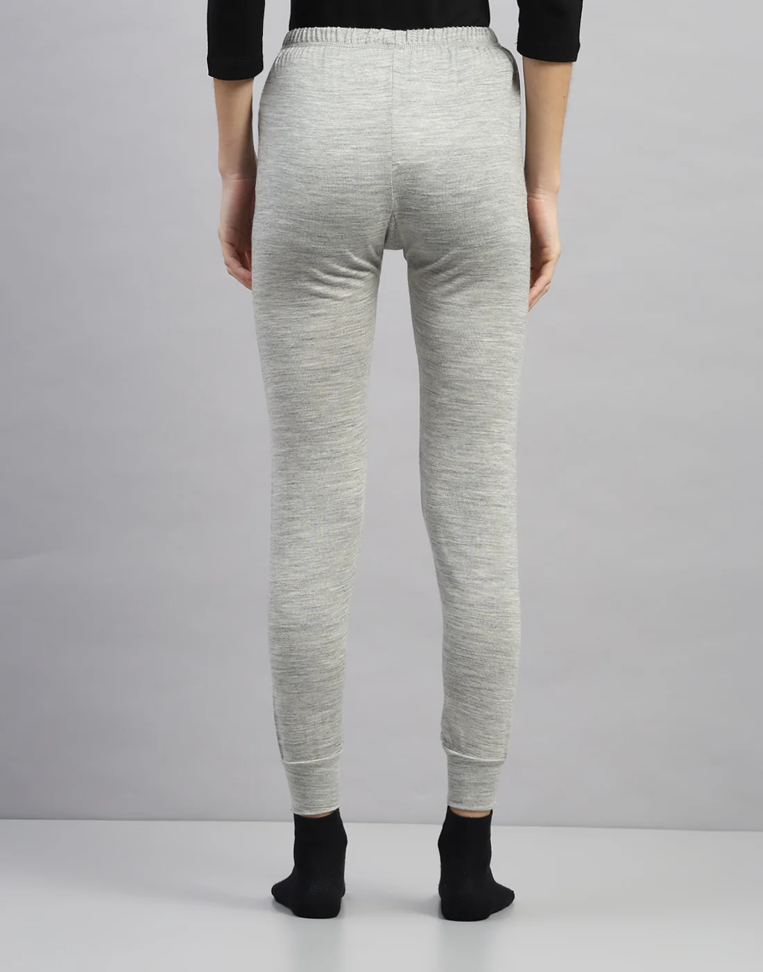 Women Grey Solid Regular Fit Thermal Lower - Image 4
