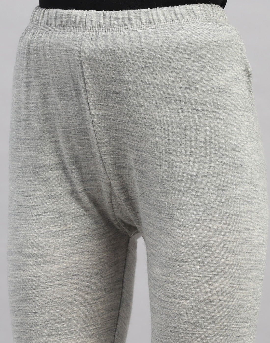 Women Grey Solid Regular Fit Thermal Lower - Image 6