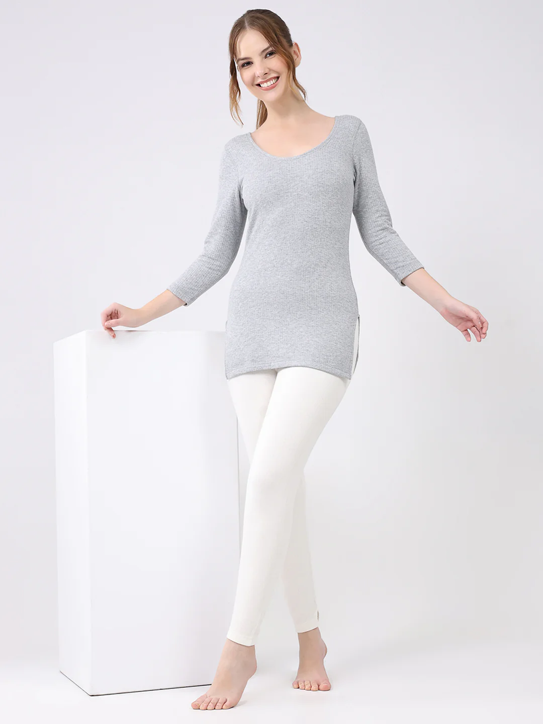 Women Grey Solid Round Neck 3/4th Sleeve Thermal Vest - Image 2