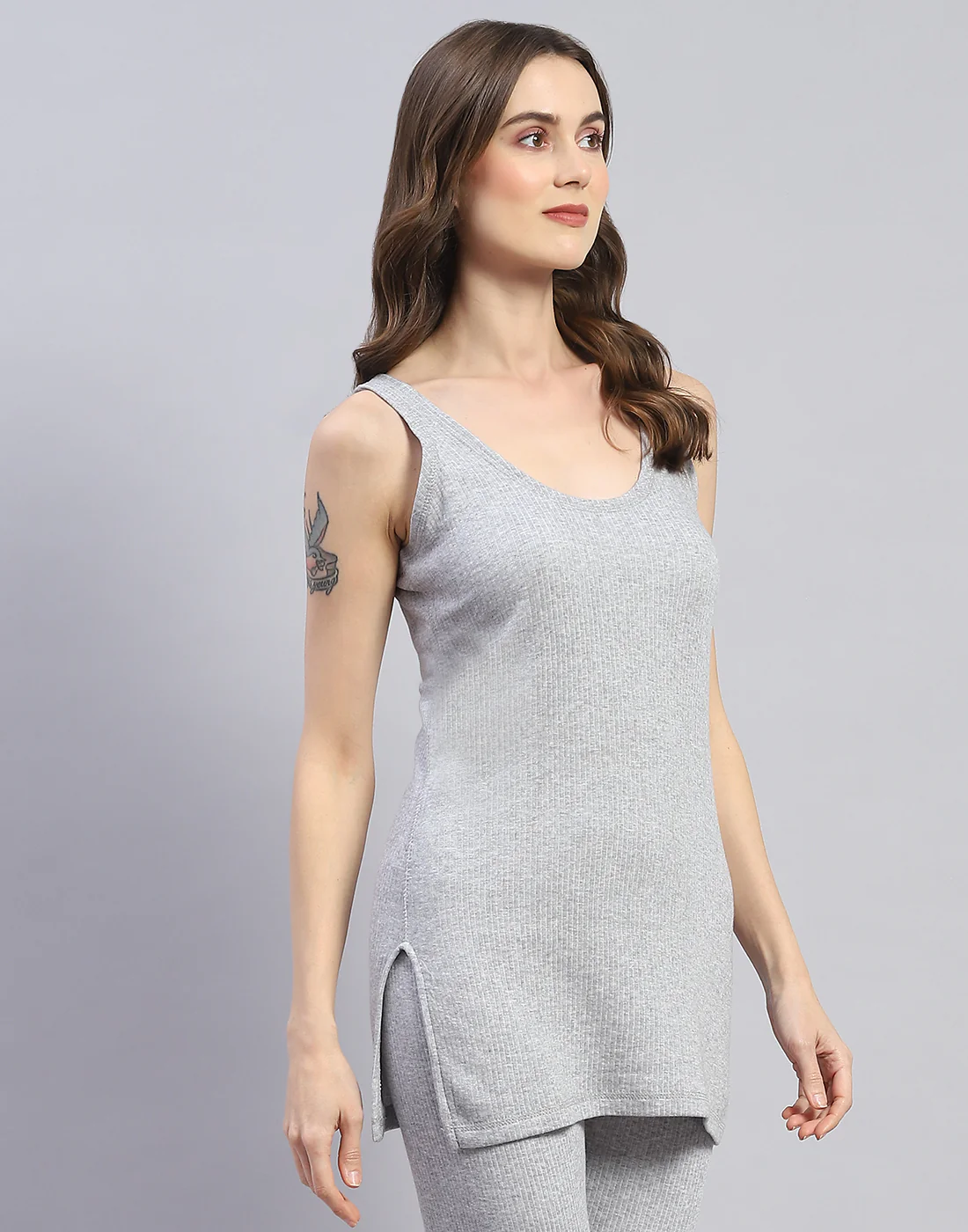 Women Grey Solid Round Neck Sleeveless Thermal Vest - Image 4