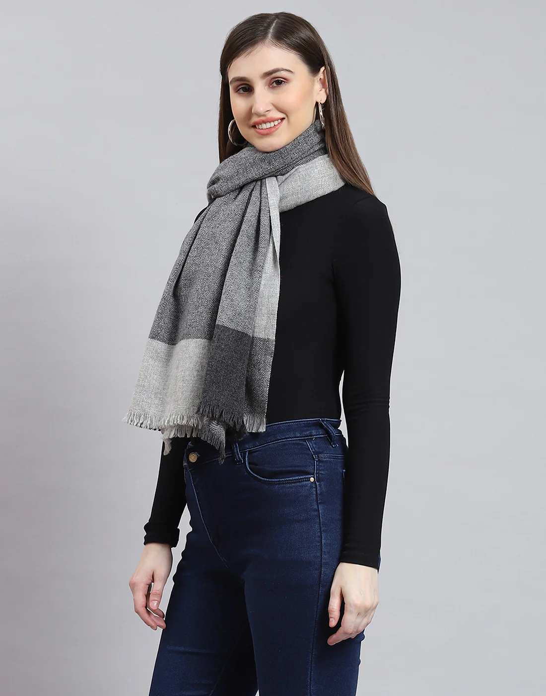 Women Grey Solid Stole - Image 4