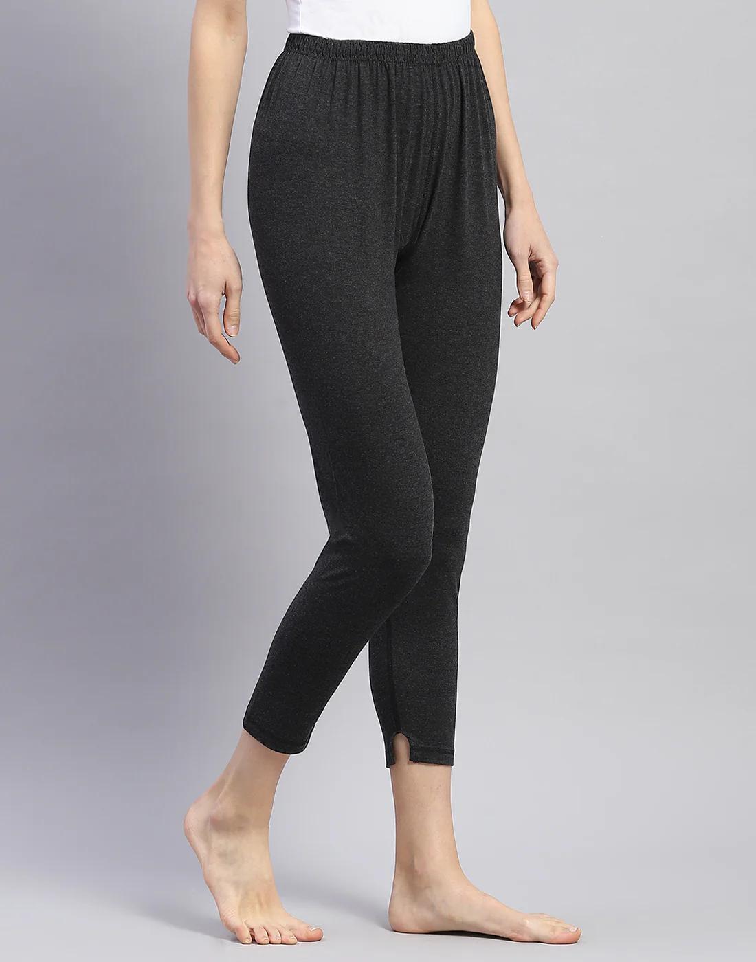 Women Grey Solid Thermal Lower - Image 4