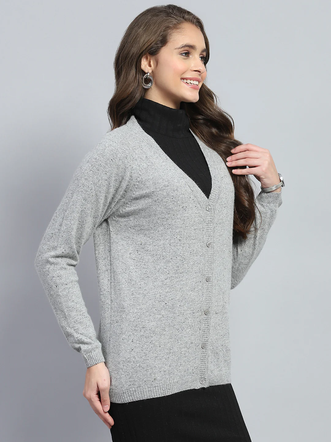 Women Grey Solid V Neck Full Sleeve Cardigan - Image 4