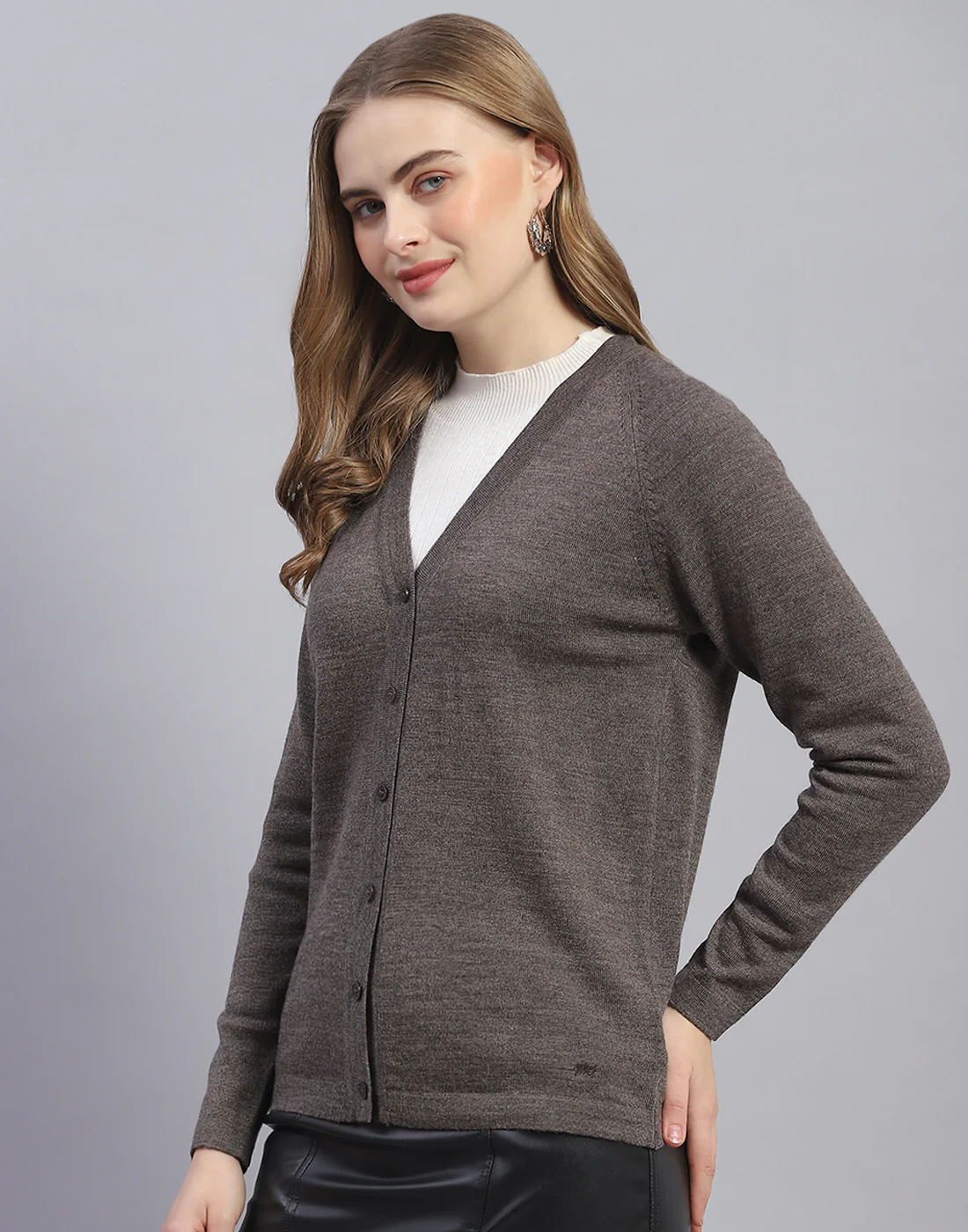 Women Grey Solid V Neck Full Sleeve Cardigan - Image 3