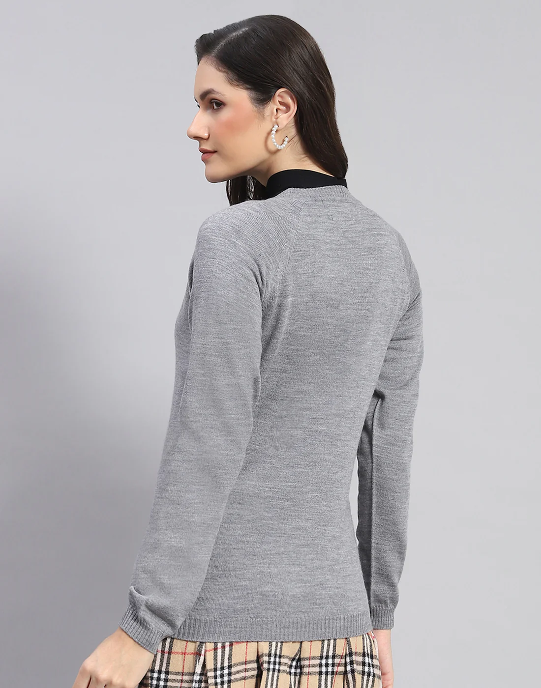 Women Grey Solid V Neck Full Sleeve Cardigan - Image 5