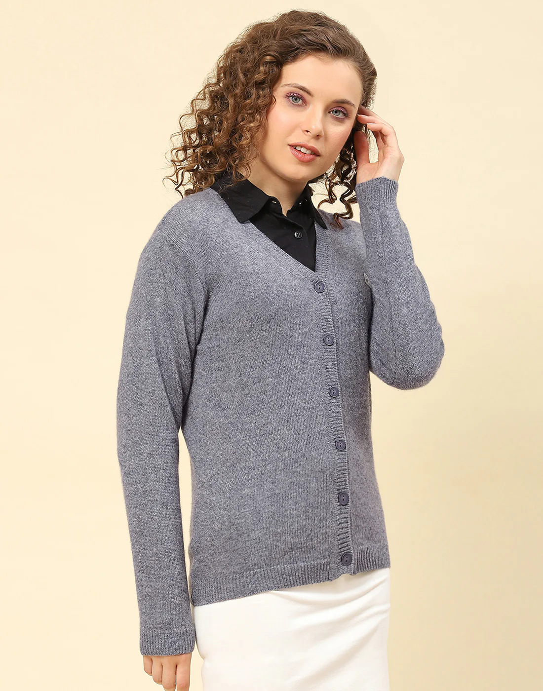Women Grey Solid V Neck Full Sleeve Cardigan - Image 4