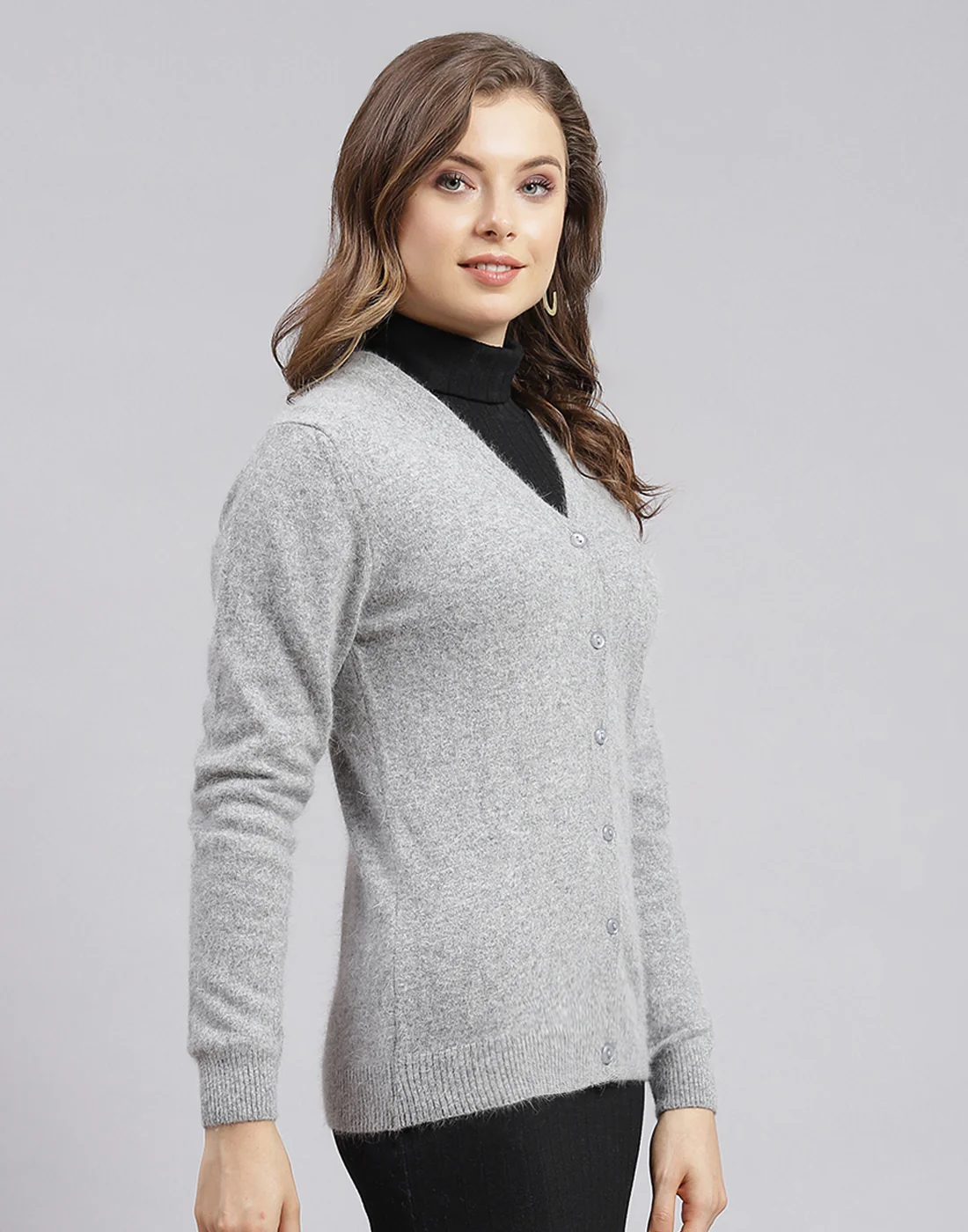 Women Grey Solid V Neck Full Sleeve Cardigan - Image 4