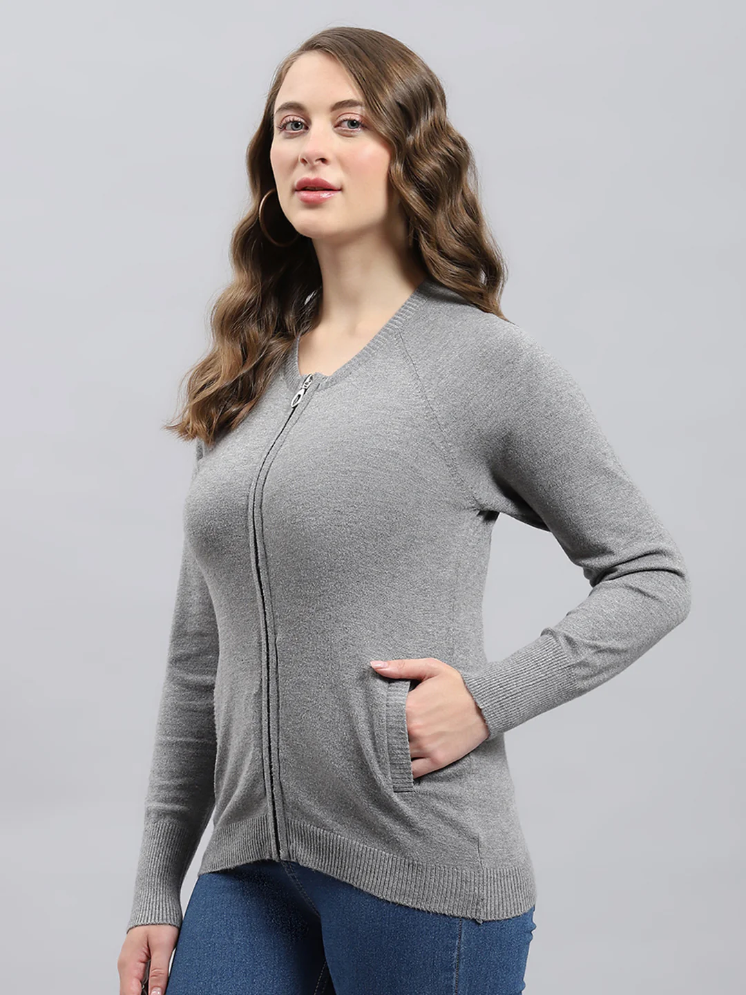 Women Grey Solid V Neck Full Sleeve Pullover - Image 3