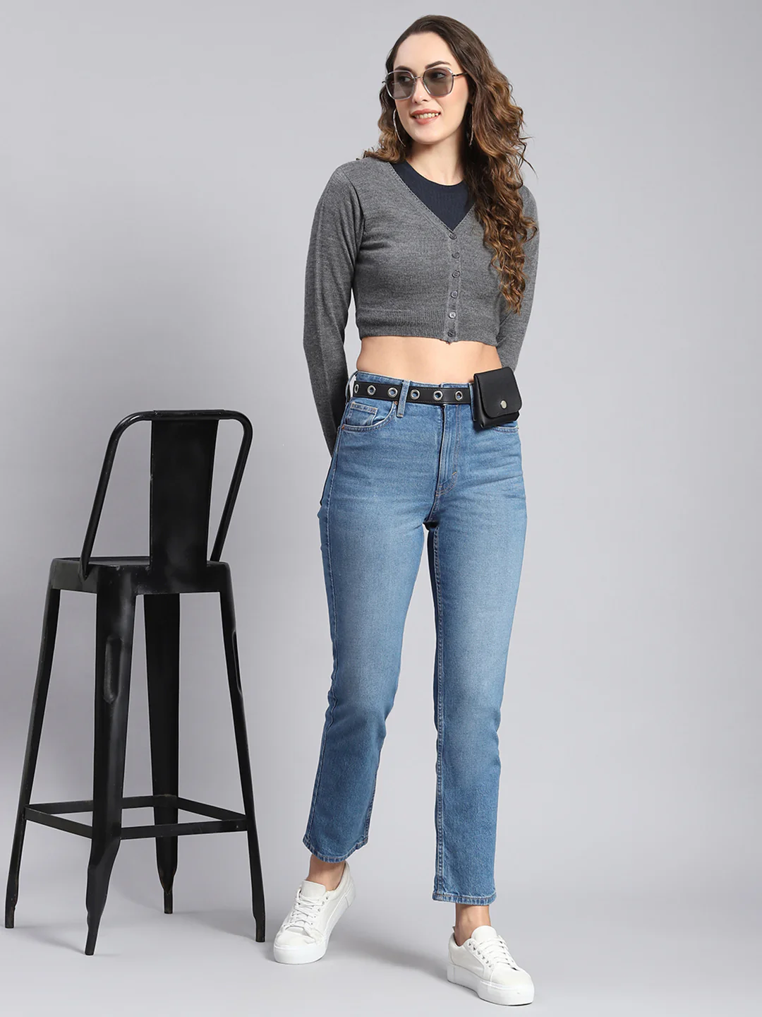 Women Grey Solid V Neck Full Sleeve Sweater - Image 2
