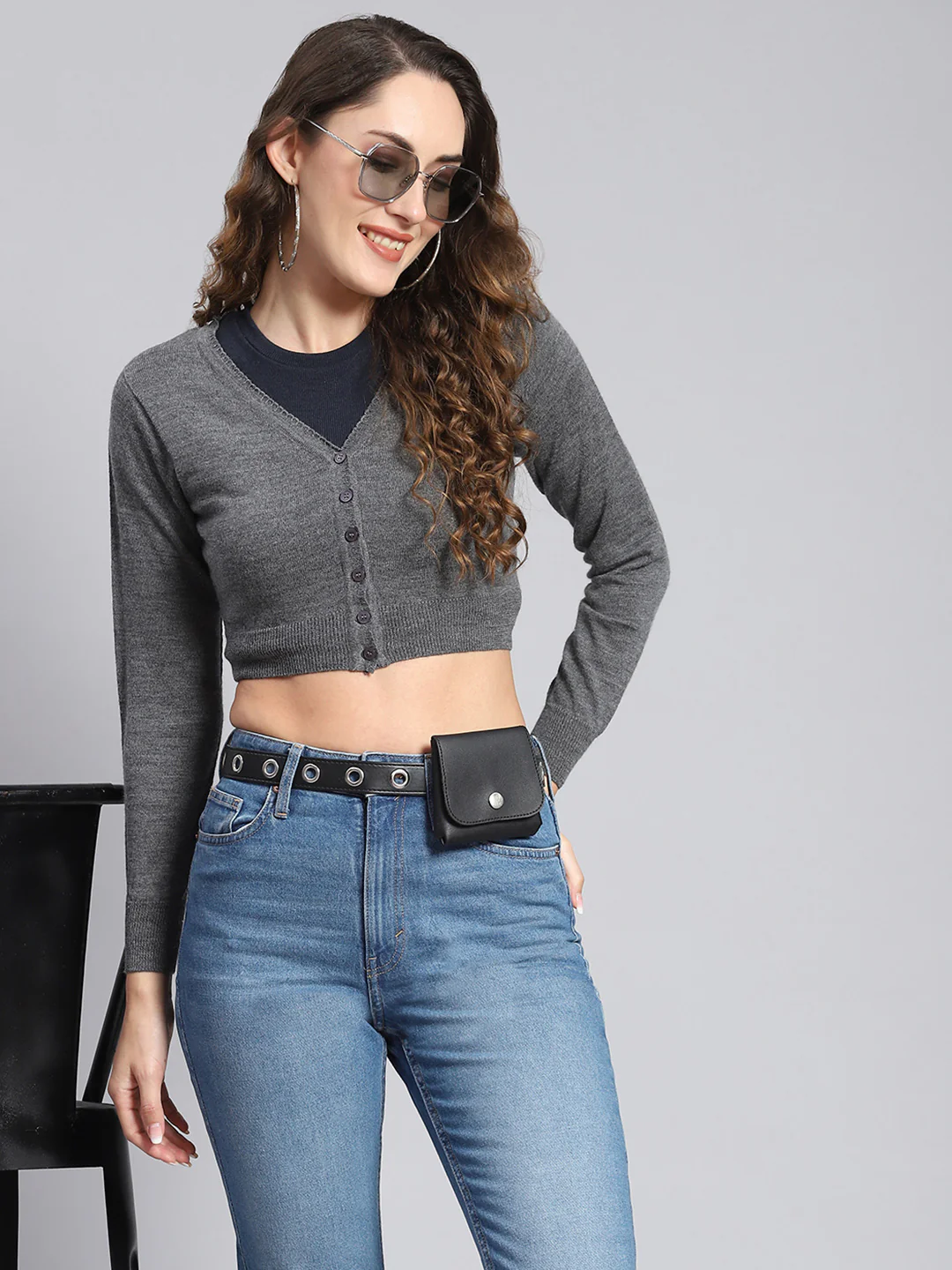 Women Grey Solid V Neck Full Sleeve Sweater - Image 3