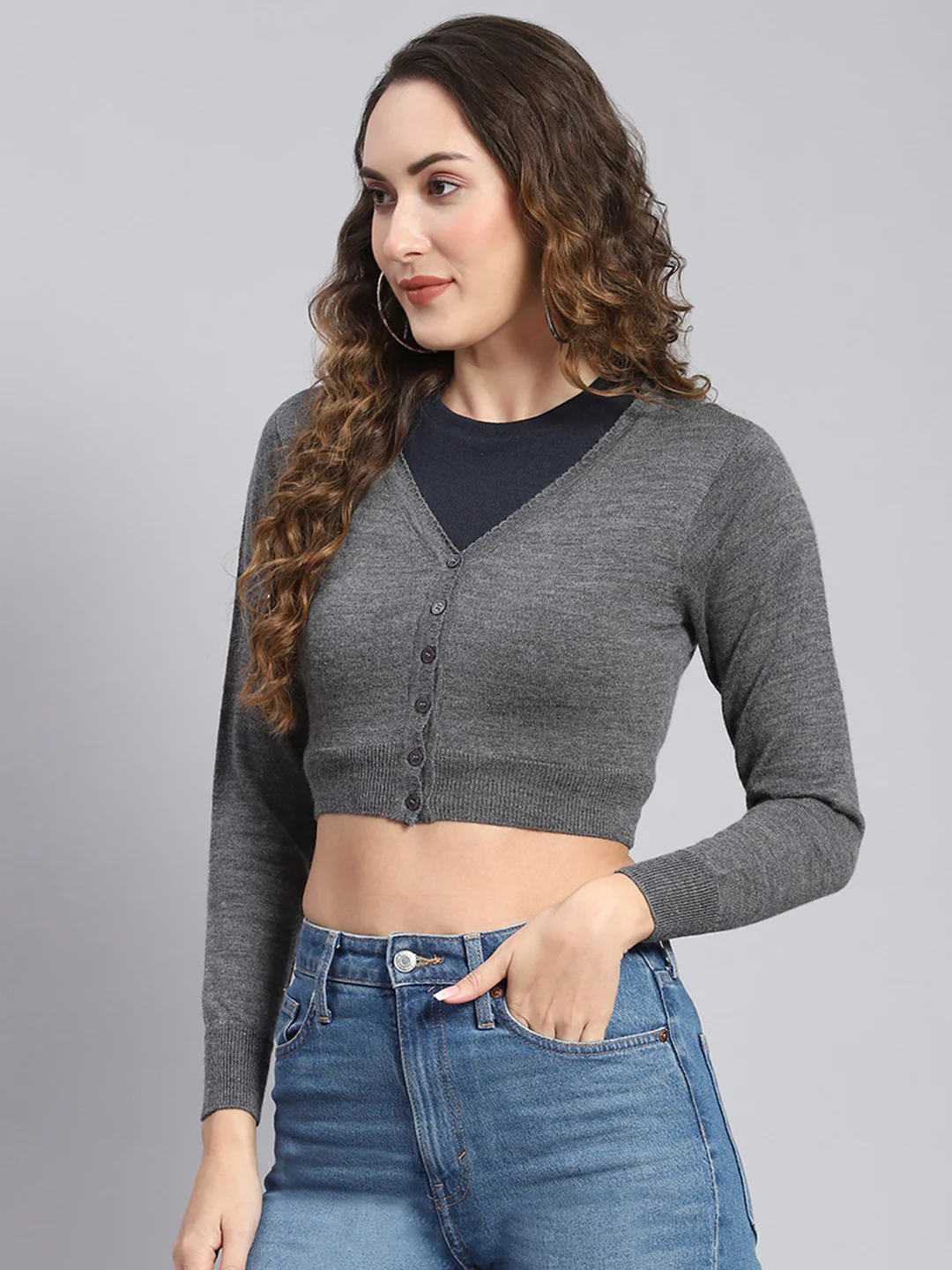 Women Grey Solid V Neck Full Sleeve Sweater - Image 4