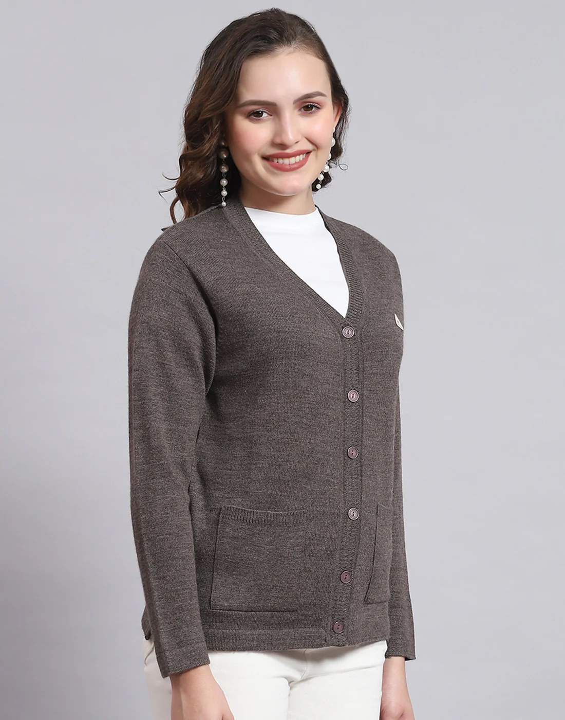 Women Grey Solid V Neck Full Sleeve Sweater - Image 5