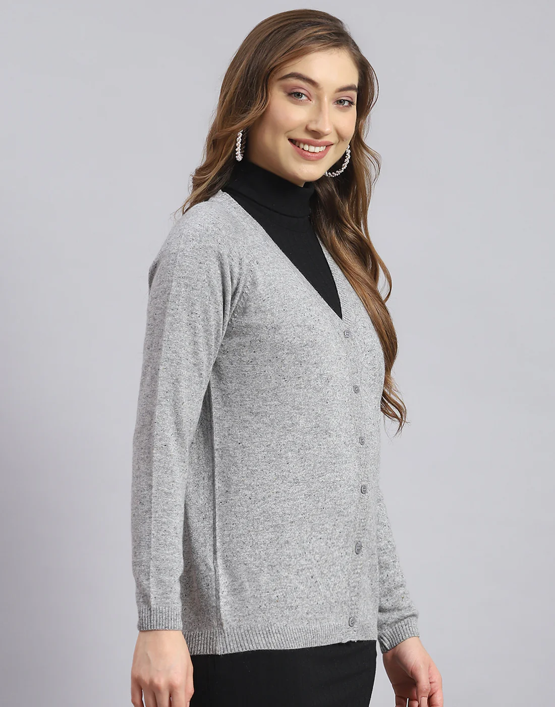 Women Grey Solid V Neck Full Sleeve Sweater - Image 4