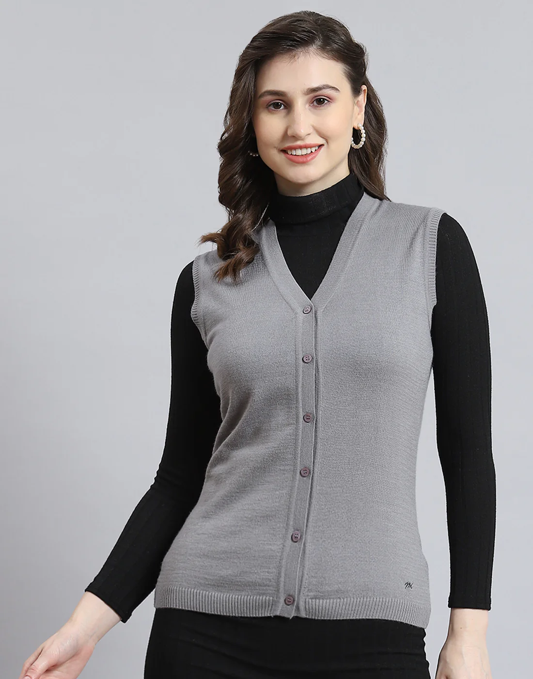 Women Grey Solid V Neck Sleeveless Cardigan - Image 2