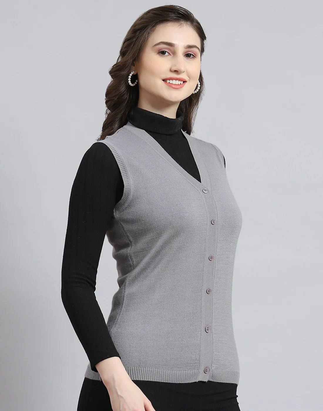 Women Grey Solid V Neck Sleeveless Cardigan - Image 4