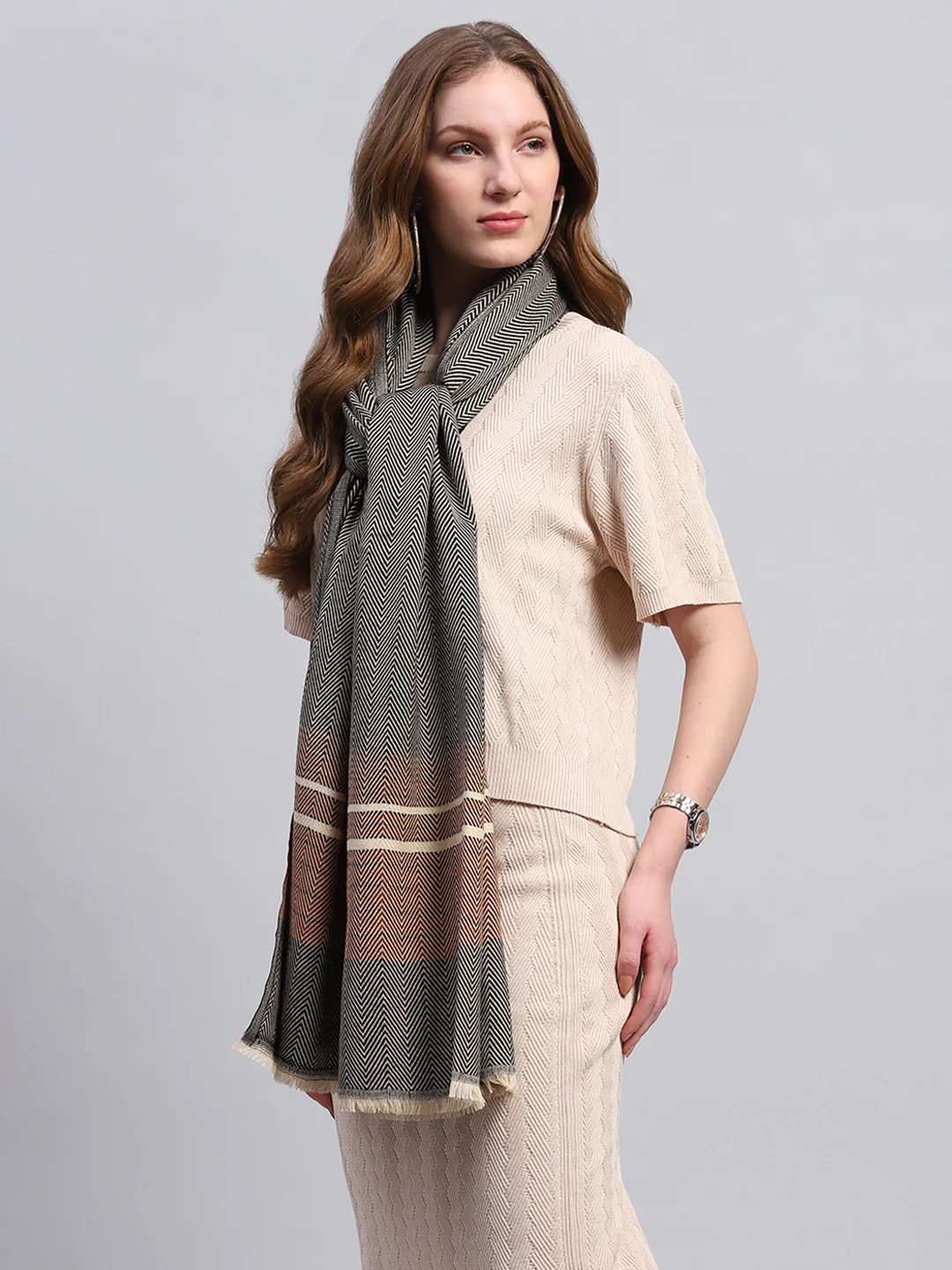 Women Grey Zig-Zag Stole - Image 4