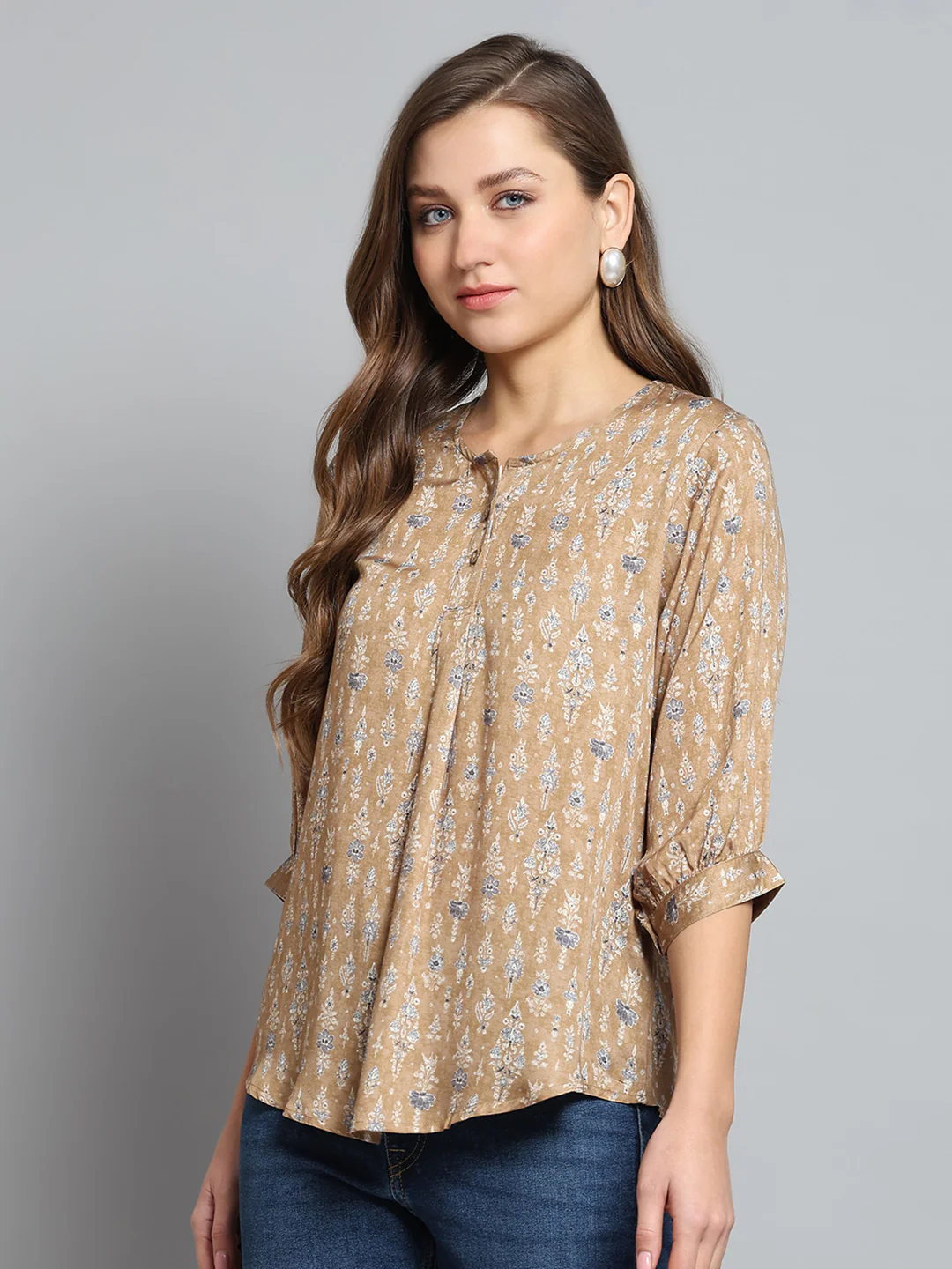 Women Khaki Printed Round Neck 3/4th Sleeve Top - Image 3