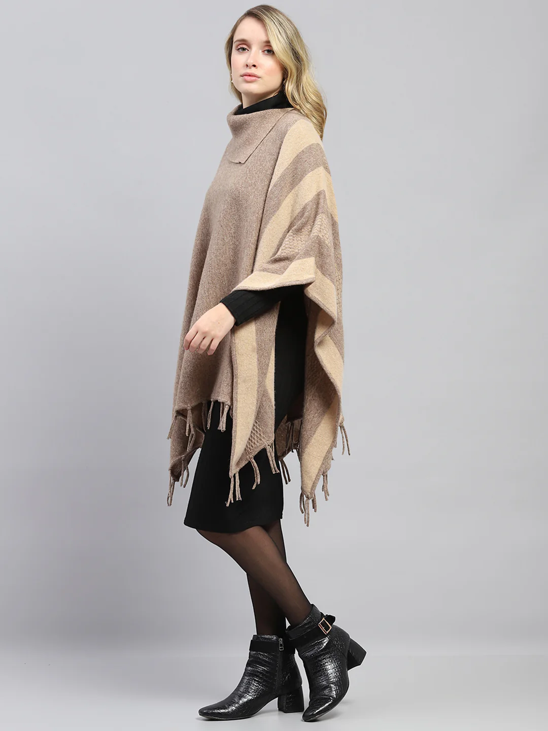 Women Khaki Solid Poncho - Image 3