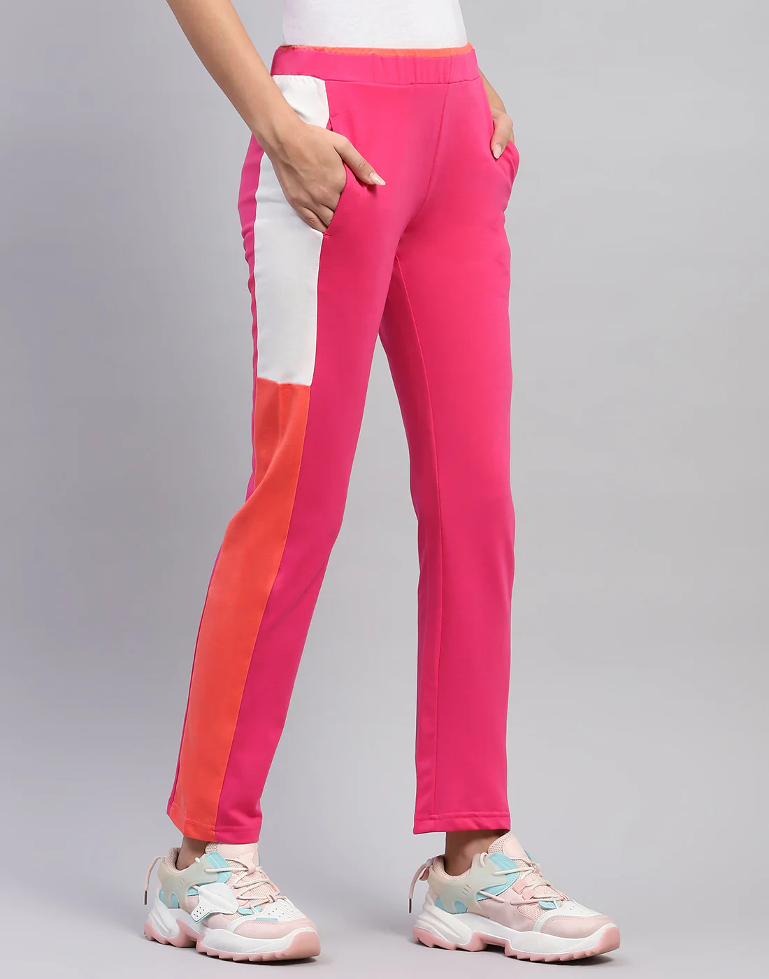 Women Magenta Colourblocked Regular Fit Lower - Image 4