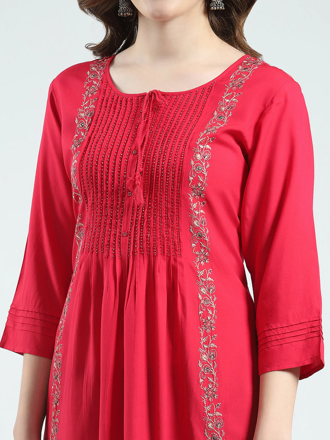 Women Magenta Embroidered Round Neck 3/4th Sleeve Kurti - Image 7