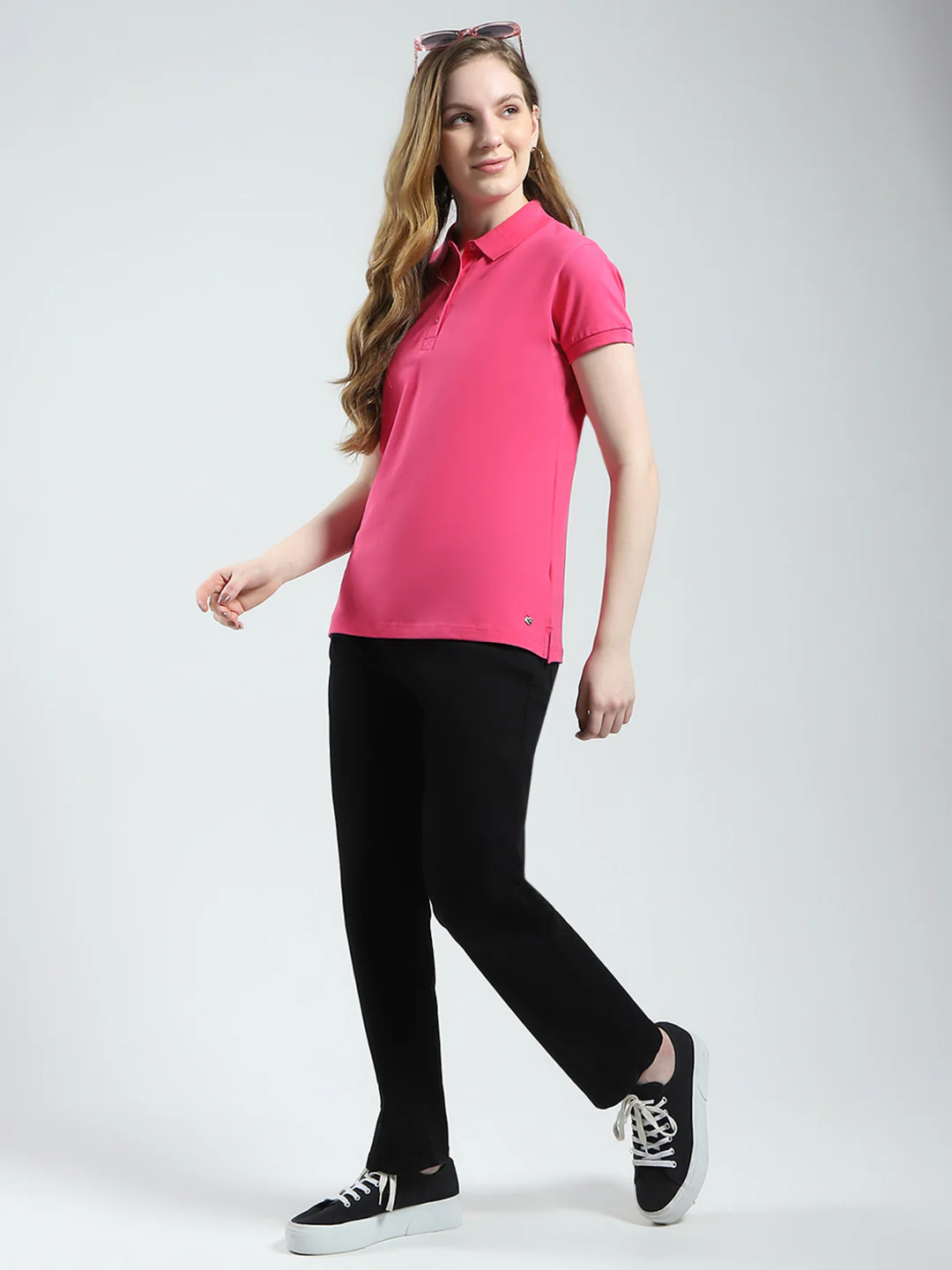 Women Magenta Solid Collar Half Sleeve T-Shirt - Image 2