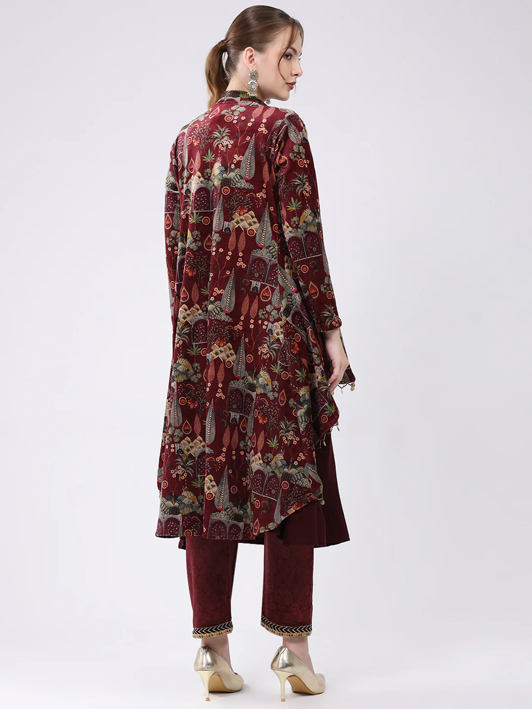 Women Maroon Printed Round Neck Sleeveless Kurti with Shrug (2 Pc set) - Image 5