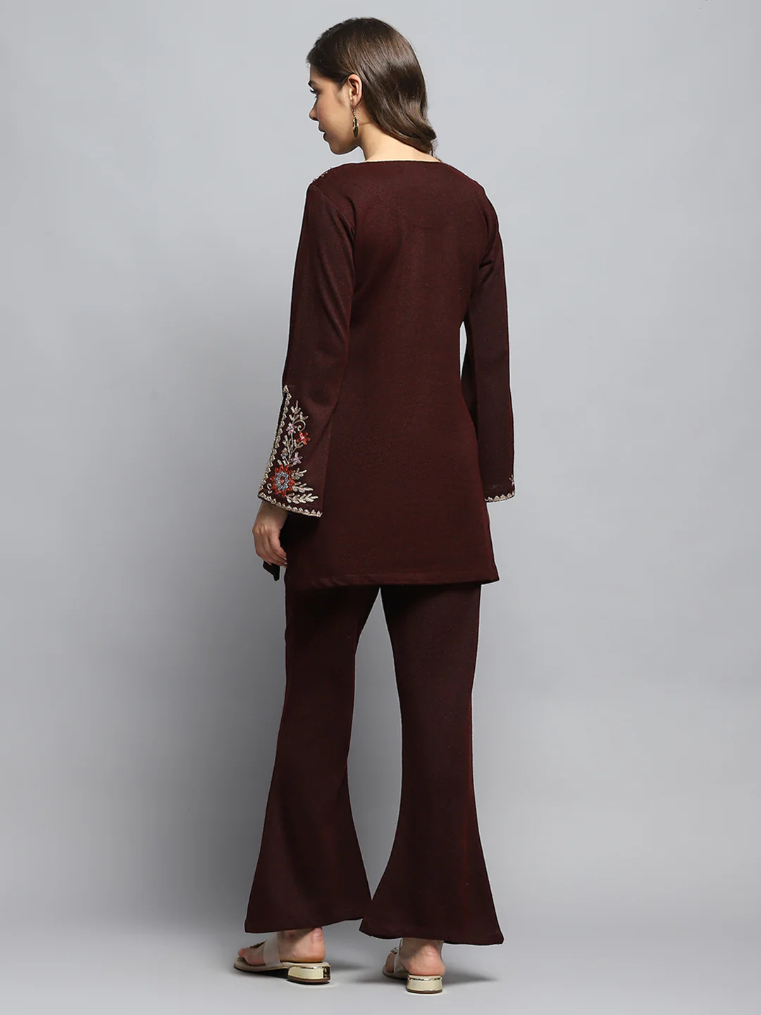 Women Maroon Self Design Round Neck Full Sleeve Kurti Set - Image 2