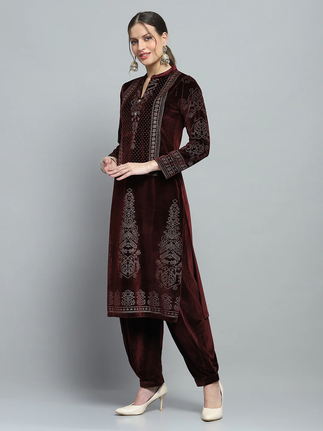Women Maroon Self Design Round Neck Full Sleeve Kurti Set for Winter - Image 4