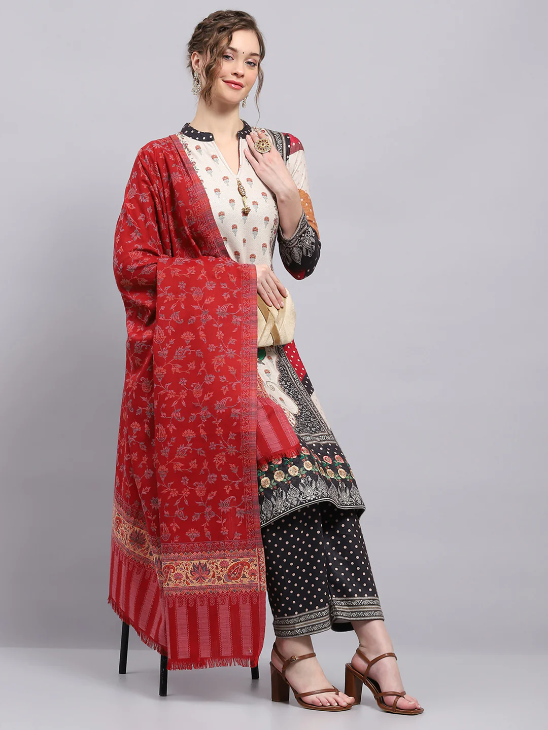 Women Maroon Self Design Shawl - Image 5