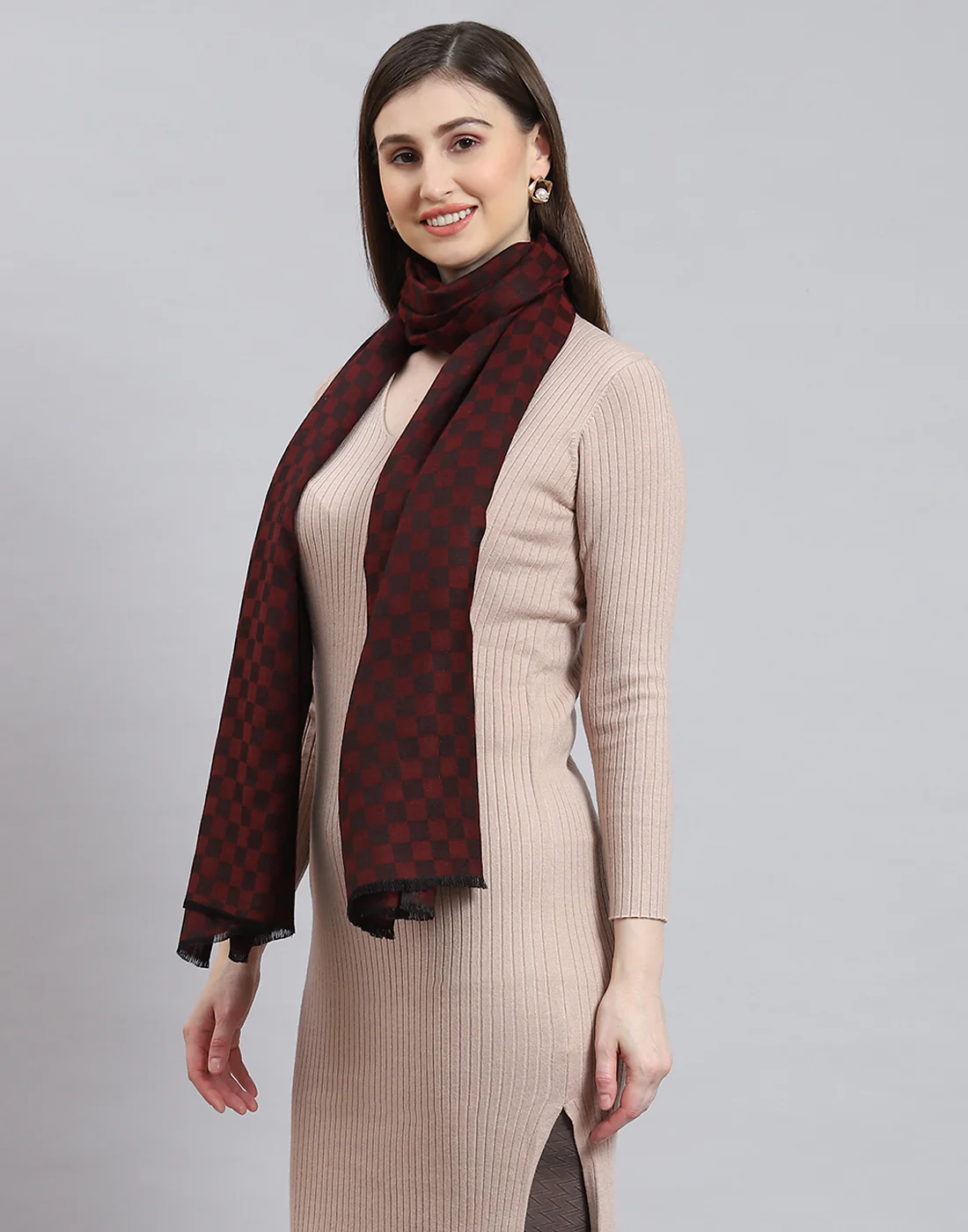 Women Maroon Self Design Stole - Image 4