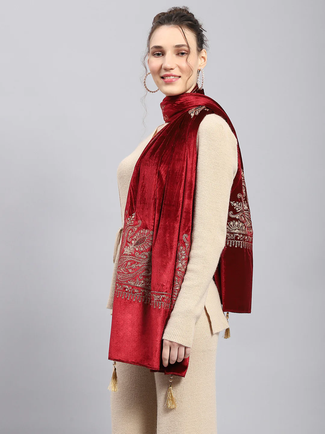 Women Maroon Self Design Stole - Image 4