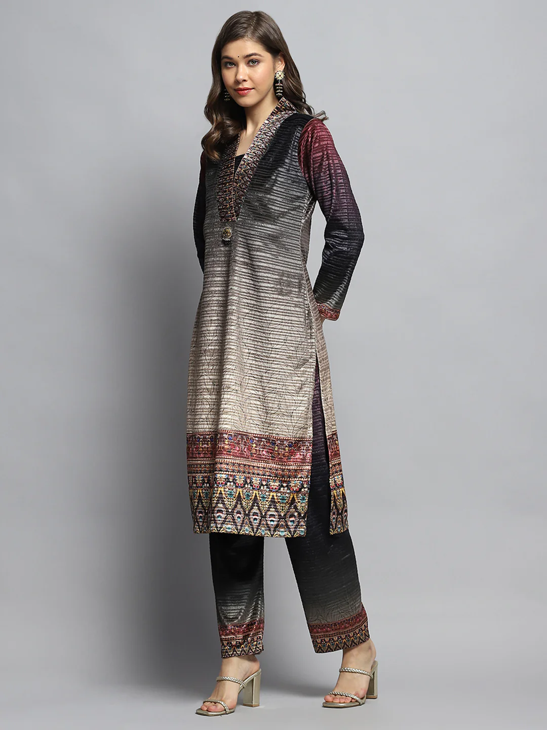 Women Maroon Self Design V Neck Full Sleeve Kurti Set with Bag - Image 5