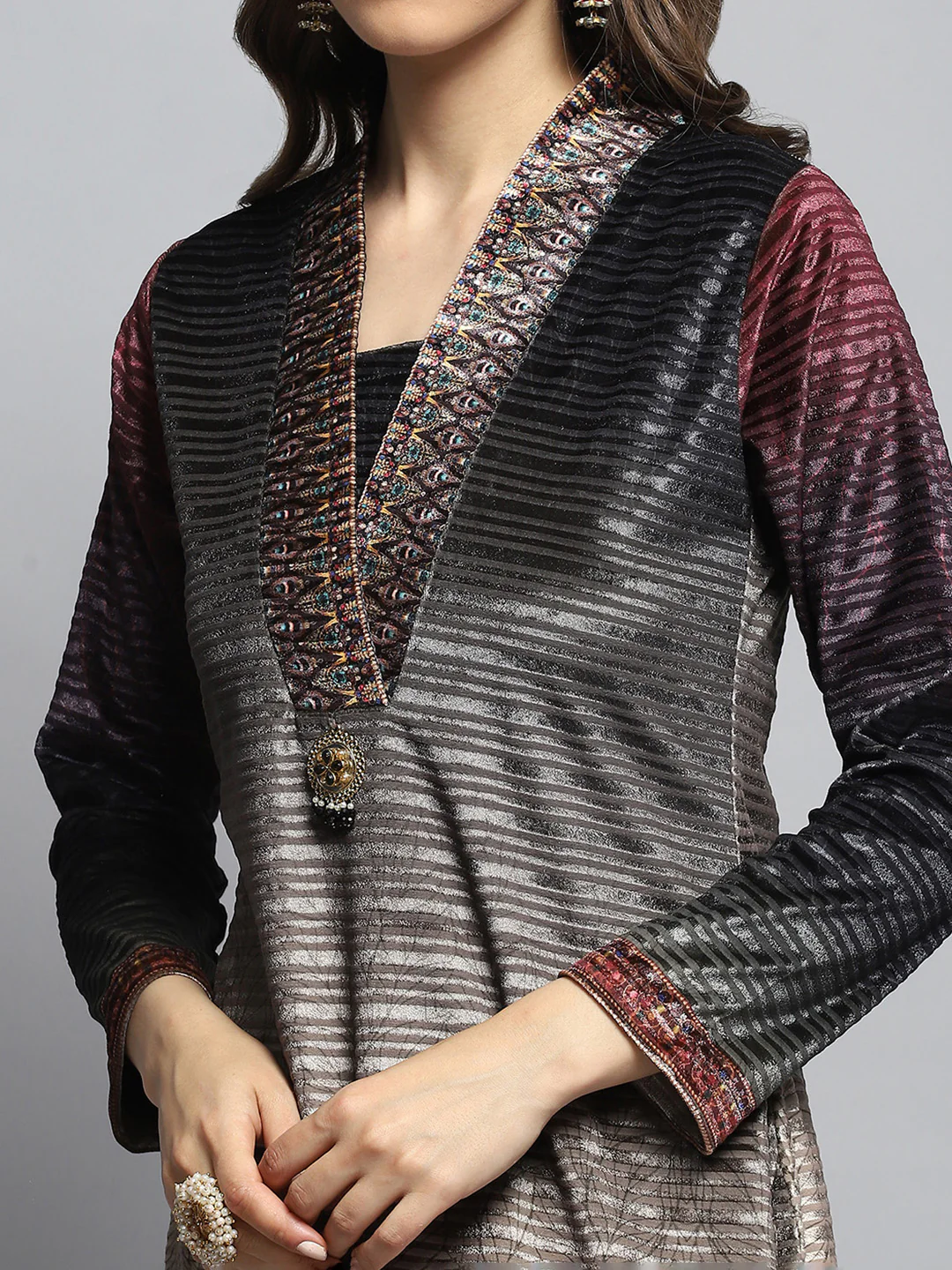 Women Maroon Self Design V Neck Full Sleeve Kurti Set with Bag - Image 7