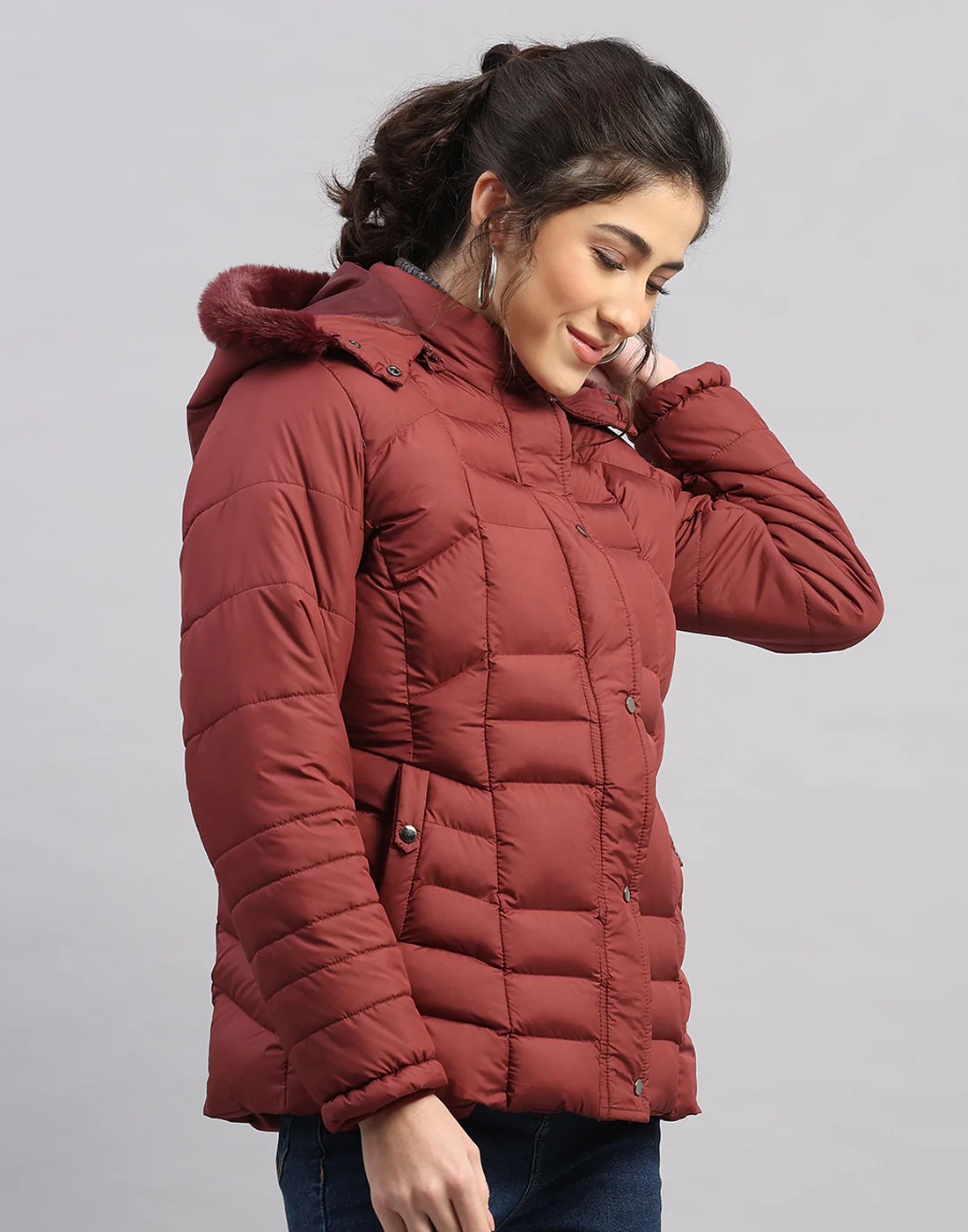 Women Maroon Solid Hooded Full Sleeve Jacket - Image 3