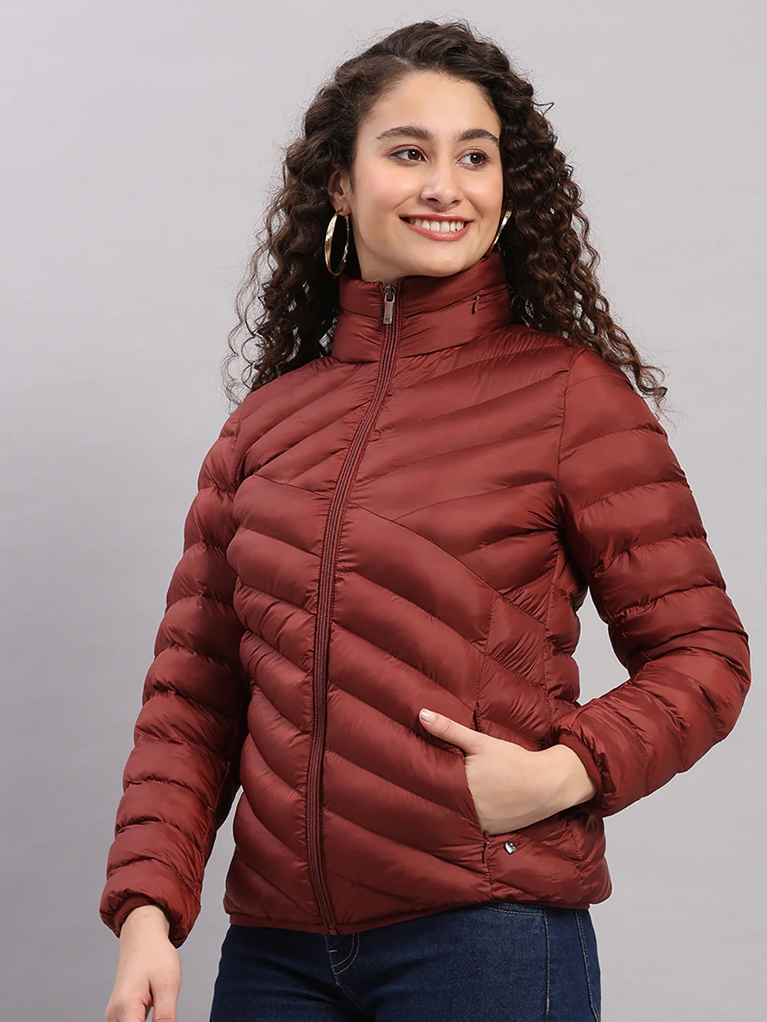 Women Maroon Solid Hooded Lightweight Packable Jacket - Image 3