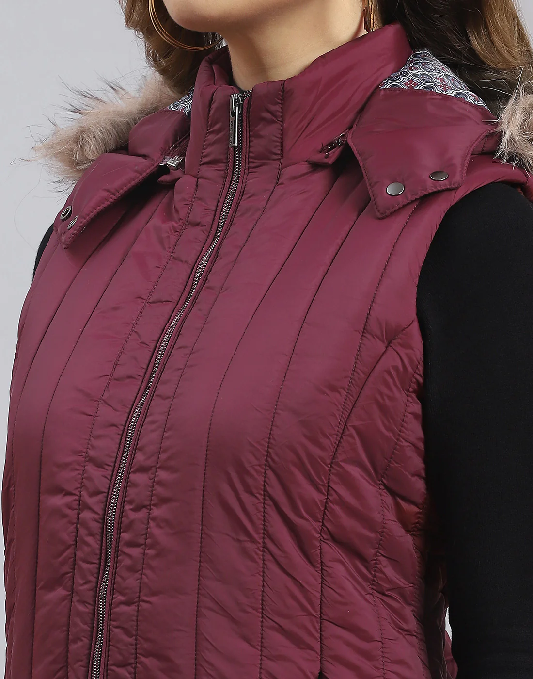 Women Maroon Solid Hooded Sleeveless Jacket - Image 6