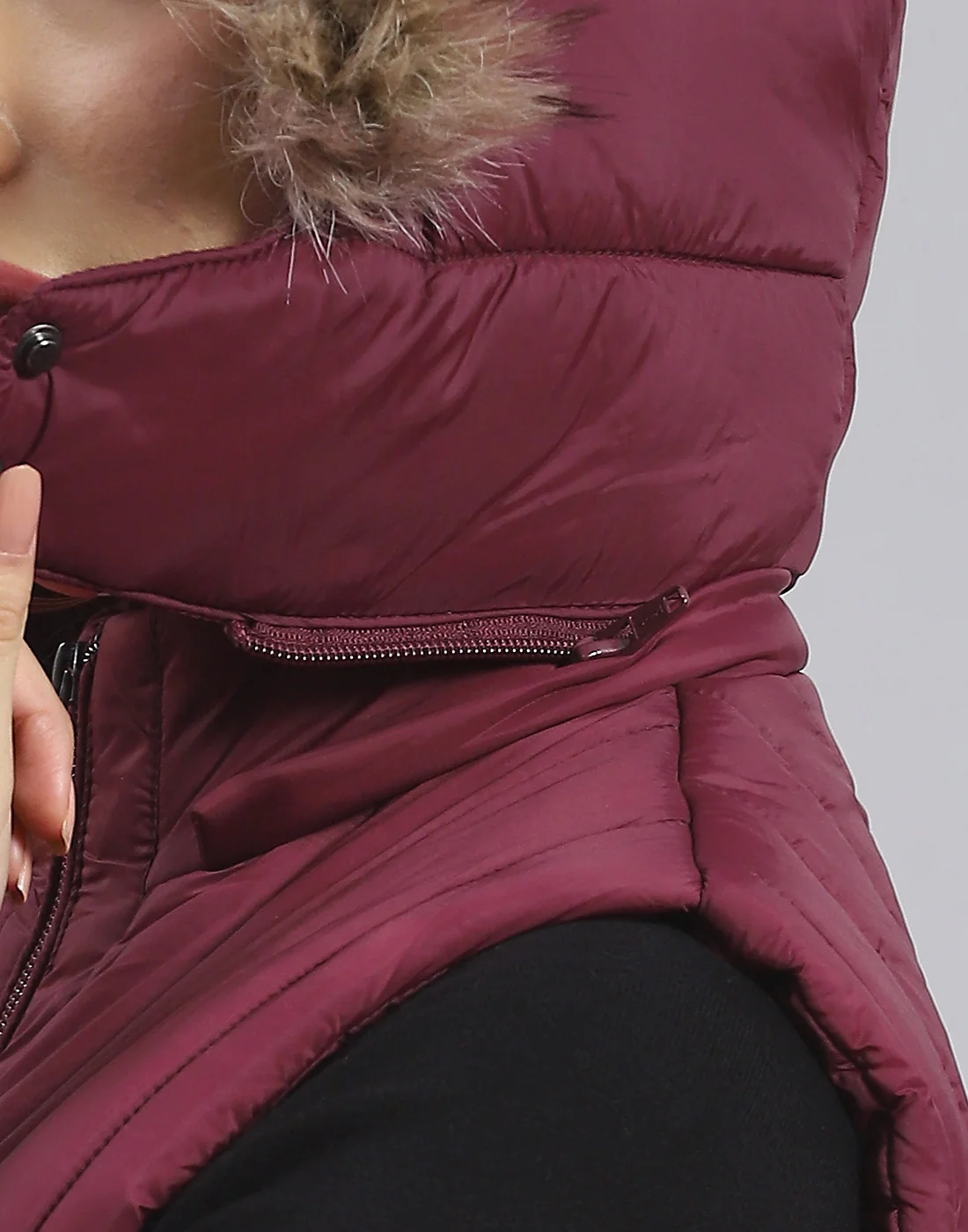 Women Maroon Solid Hooded Sleeveless Jacket - Image 7