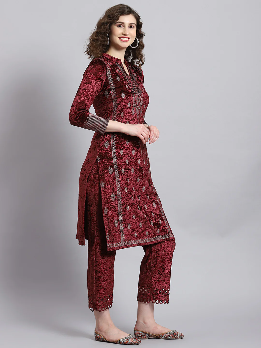 Women Maroon Solid Mandarin Collar Full Sleeve Kurtis Set - Image 3